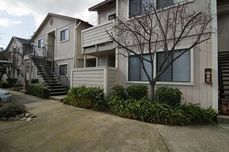 Plumwood Apartments in Sacramento, CA - Foto de edificio - Building Photo