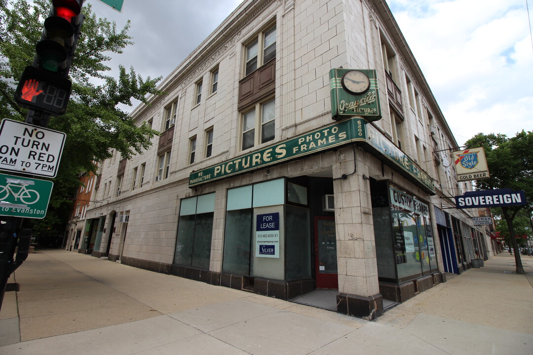 Granville Place in Chicago, IL - Building Photo