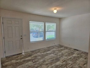 501 E Kinney St in Coalinga, CA - Building Photo - Building Photo