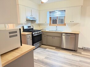 6800 Glenallen Ave in Solon, OH - Foto de edificio - Building Photo