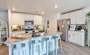 843 67th Ave N in Myrtle Beach, SC - Foto de edificio - Building Photo