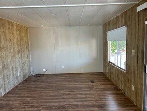 12 Michael Dr in Petaluma, CA - Building Photo - Building Photo