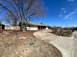 3843 E 69th St in Tulsa, OK - Foto de edificio - Building Photo