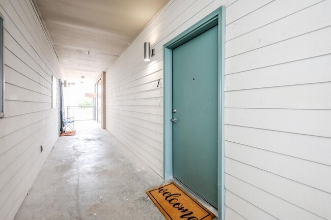 1511 Don Camilo Blvd, Unit 7 in Laredo, TX - Building Photo - Building Photo