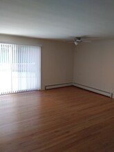 490 St Moritz Dr in Glen Ellyn, IL - Building Photo - Building Photo