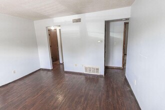 2925 Northland Dr in Columbia, MO - Building Photo - Building Photo