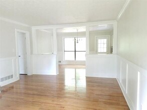 488 Carillon Ct in Stone Mountain, GA - Building Photo - Building Photo