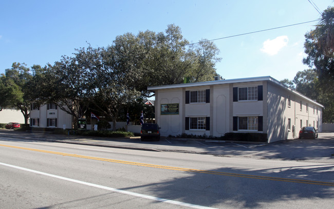 The Oaks on Azeele in Tampa, FL - Building Photo - Building Photo