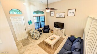 9051 Capistrano St N in Naples, FL - Building Photo