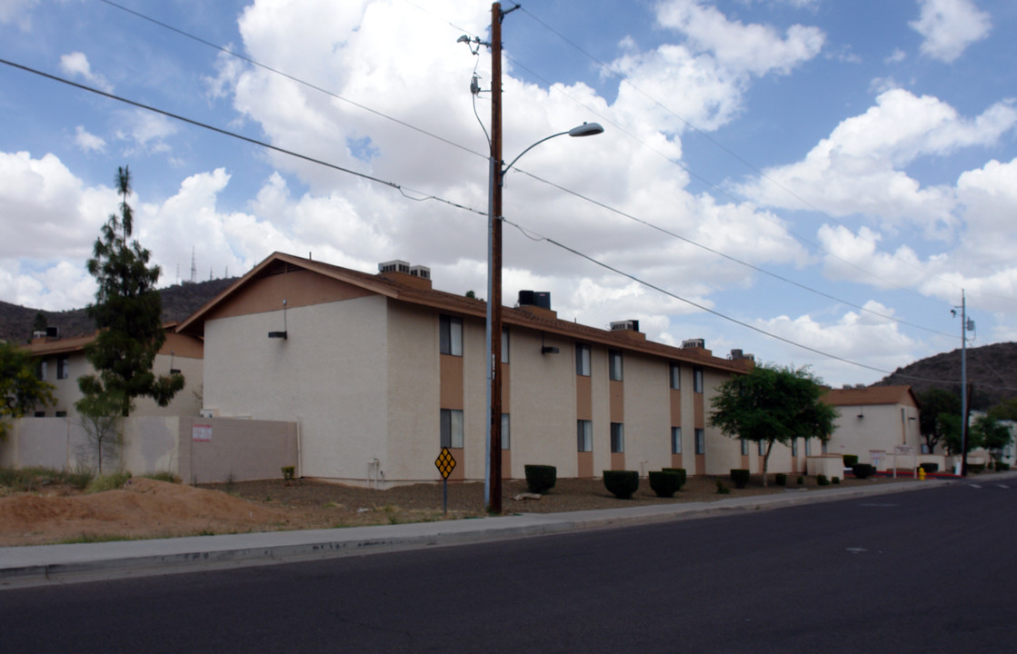 Sahuaro West in Phoenix, AZ - Foto de edificio