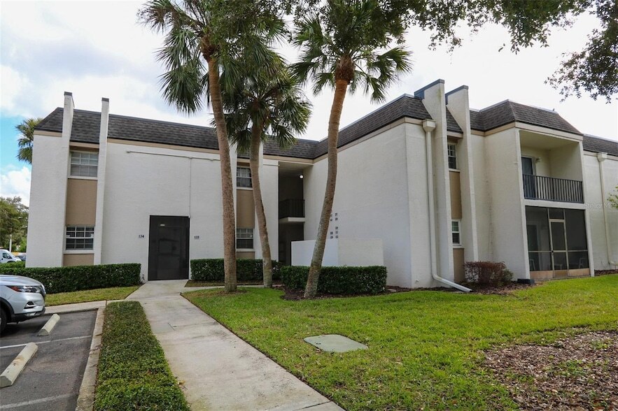 711 Russell Ln, Unit 241 in Brandon, FL - Building Photo