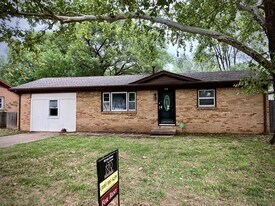 338 W 4th St in Haysville, KS - Building Photo