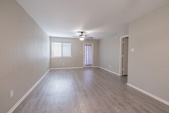 6210 Lone Prairie Way in Katy, TX - Building Photo - Building Photo