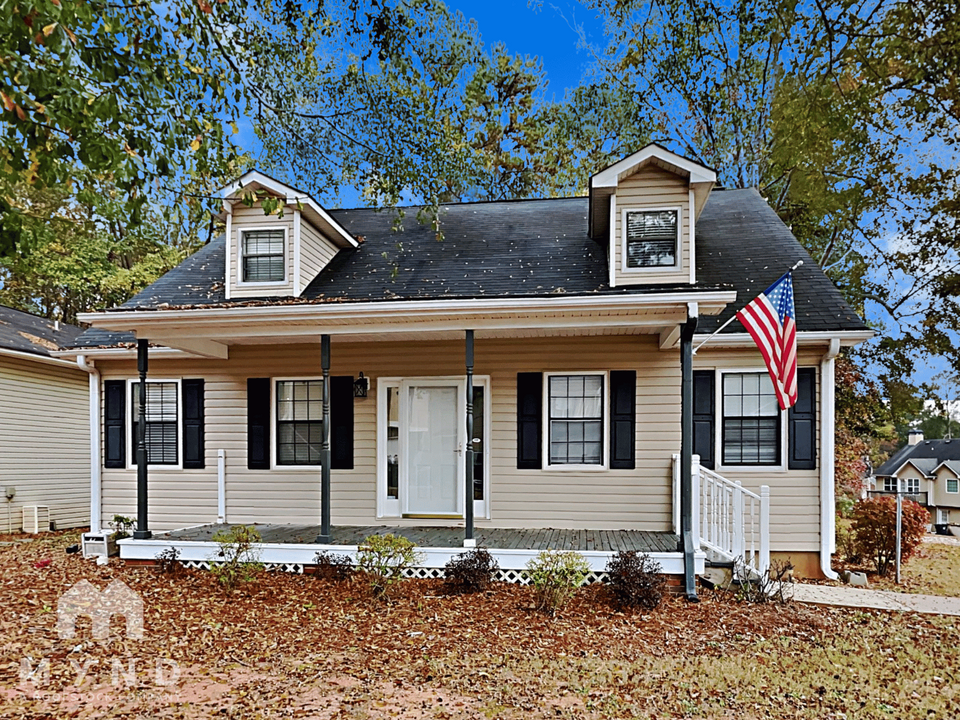 410 Invector Ct in Locust Grove, GA - Building Photo