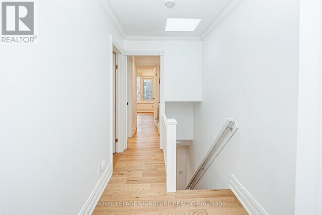 218 Lee Ave in Toronto, ON - Building Photo - Building Photo