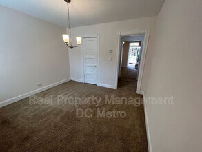 221 14th Pl NE in Washington, DC - Building Photo - Building Photo