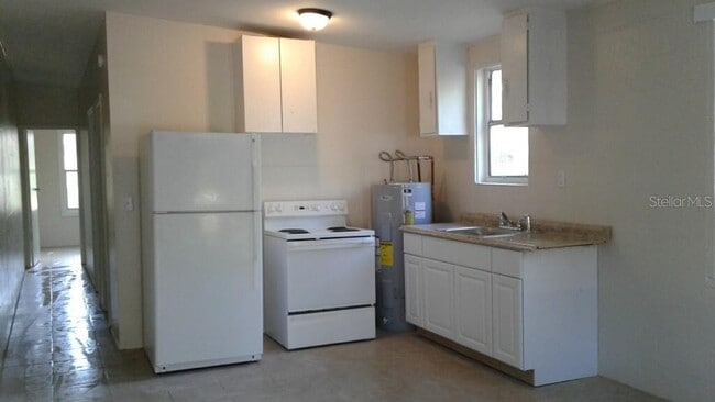 736 Alabama St in Daytona Beach, FL - Building Photo - Building Photo