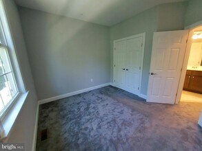 1056 Rye Dr in La Plata, MD - Foto de edificio - Building Photo