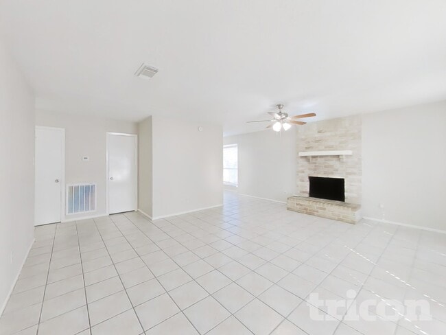 4615 Tealgate Dr in Spring, TX - Foto de edificio - Building Photo