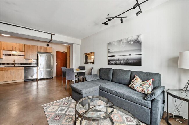 800 Brazos St in Austin, TX - Building Photo - Building Photo
