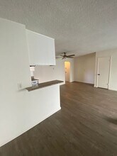 La Playa 07-SM in Santa Monica, CA - Foto de edificio - Interior Photo