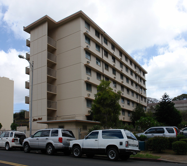 Westlake Apartments in Honolulu, HI - Building Photo - Building Photo