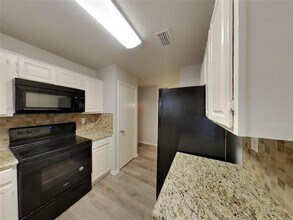 161 Hunter Dr in Cedar Hill, TX - Building Photo - Building Photo