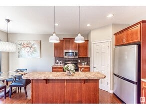 11721-1167B 167B Ave NW in Edmonton, AB - Building Photo - Building Photo