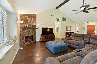 1038 St John Dr in Pearland, TX - Building Photo - Building Photo