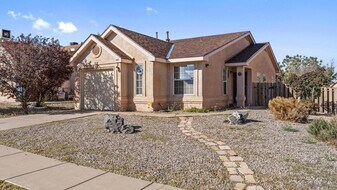 8415 Cedarcroft Rd NW in Albuquerque, NM - Building Photo