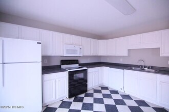 4275 Williamsbrook Ln in Greenville, NC - Building Photo - Building Photo
