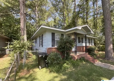 1713 Elwyn Ave in Gadsden, AL - Foto de edificio - Building Photo