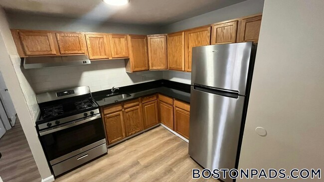 10 Henry Terrace in Worcester, MA - Building Photo - Building Photo