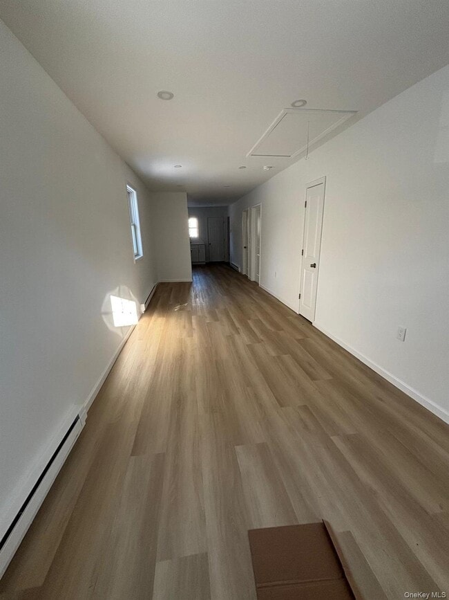 237 Beaver Dr in Mastic Beach, NY - Building Photo - Building Photo