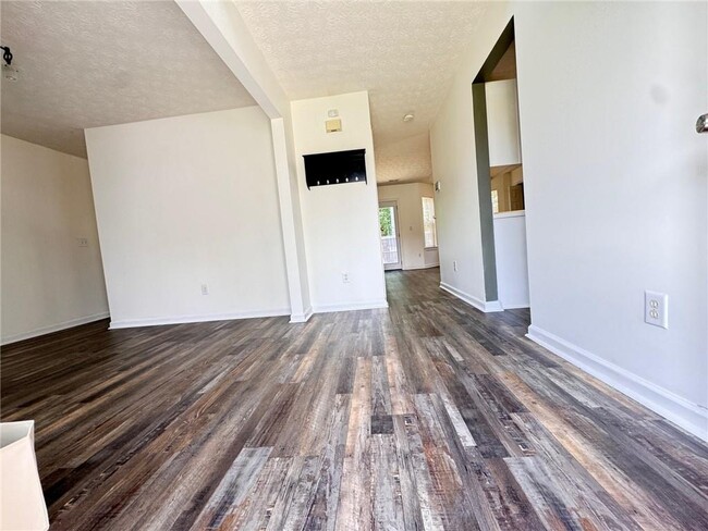 3945 Brushy Creek Way in Suwanee, GA - Building Photo - Building Photo