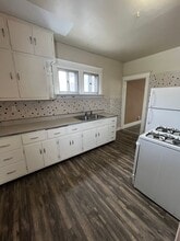 132 W 2nd St in Roxana, IL - Building Photo - Building Photo