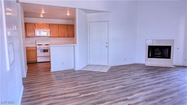5066 S Rainbow Blvd in Las Vegas, NV - Building Photo - Building Photo