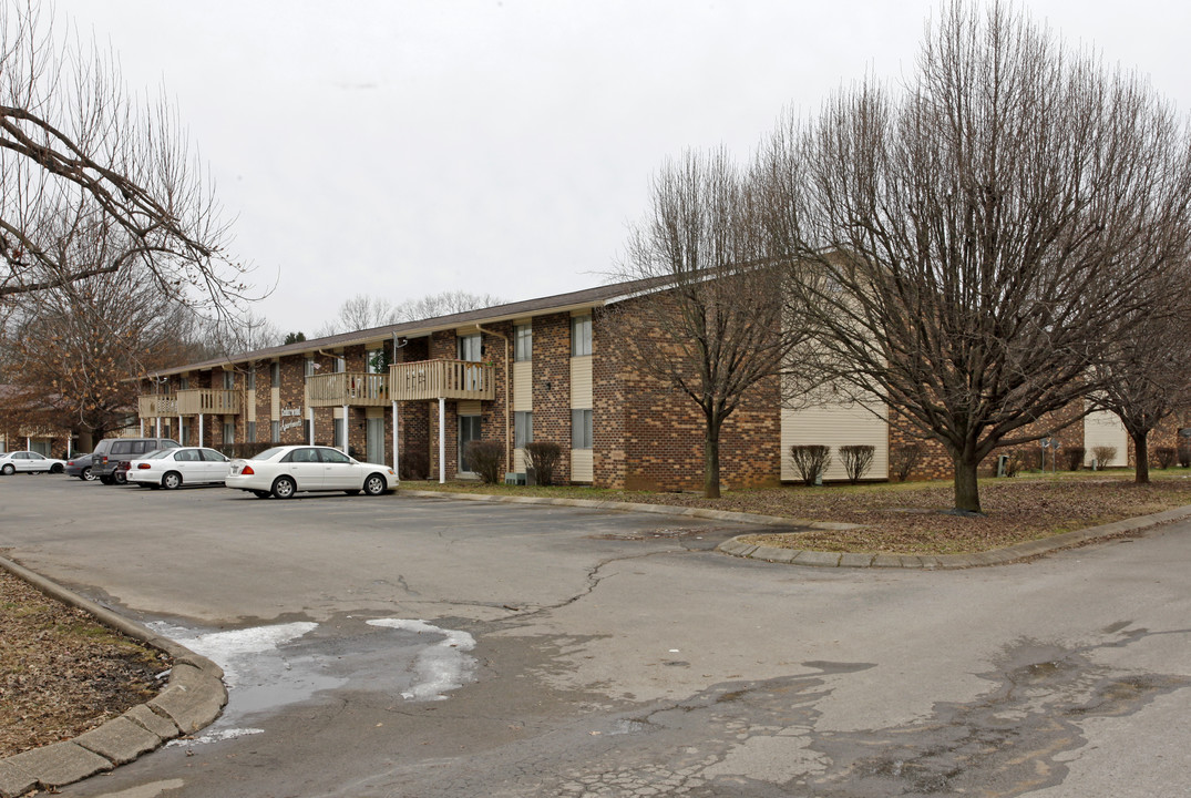 Cedarwood Apartments in Lebanon, TN - Foto de edificio