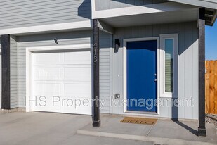 513 Whitefish Ln in Pasco, WA - Building Photo