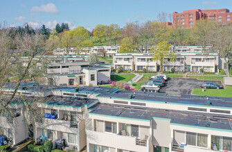 Walnut Hill Apartments 55+ Senior Apartments in West Haverstraw, NY - Foto de edificio - Building Photo