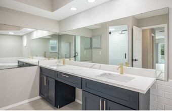 257 Bunker Rd in Rotonda West, FL - Foto de edificio - Building Photo