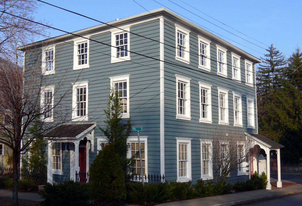 24 Main St in Cold Spring, NY - Building Photo