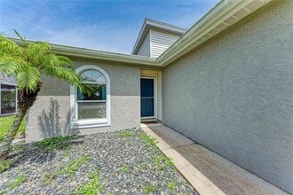 5453 Colony Lake Ln in Sarasota, FL - Building Photo - Building Photo