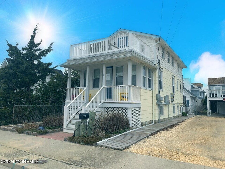 56 Island Ave in Seaside Park, NJ - Building Photo