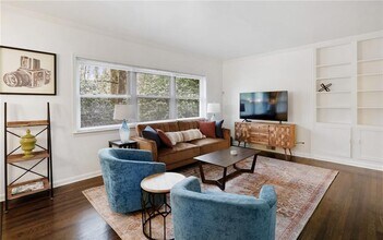 961 E Rock Springs Rd NE in Atlanta, GA - Building Photo - Building Photo