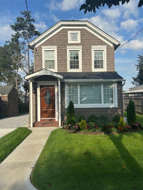 14-11 147th St in Queens, NY - Building Photo