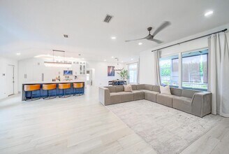 1853 Shower Tree Way in Wellington, FL - Building Photo - Building Photo