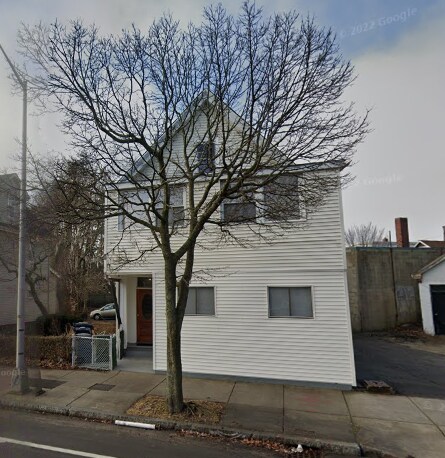 2572 Massachusetts Ave, Unit 2 in Cambridge, MA - Building Photo - Building Photo