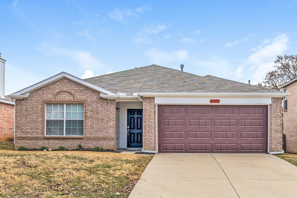 3317 Bentgate Ct in Denton, TX - Building Photo