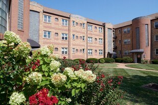 5825 Lindenwood Ave in St. Louis, MO - Building Photo